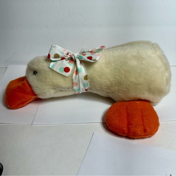 Handmade platypus decorative piece. Hand made with adorable bill and feet. - Picture 2 of 10